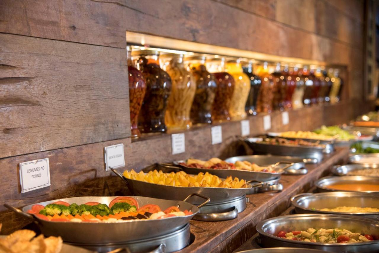 Royal Boutique Savassi Hotel เบโลโอรีซอนชี ภายนอก รูปภาพ A salad bar