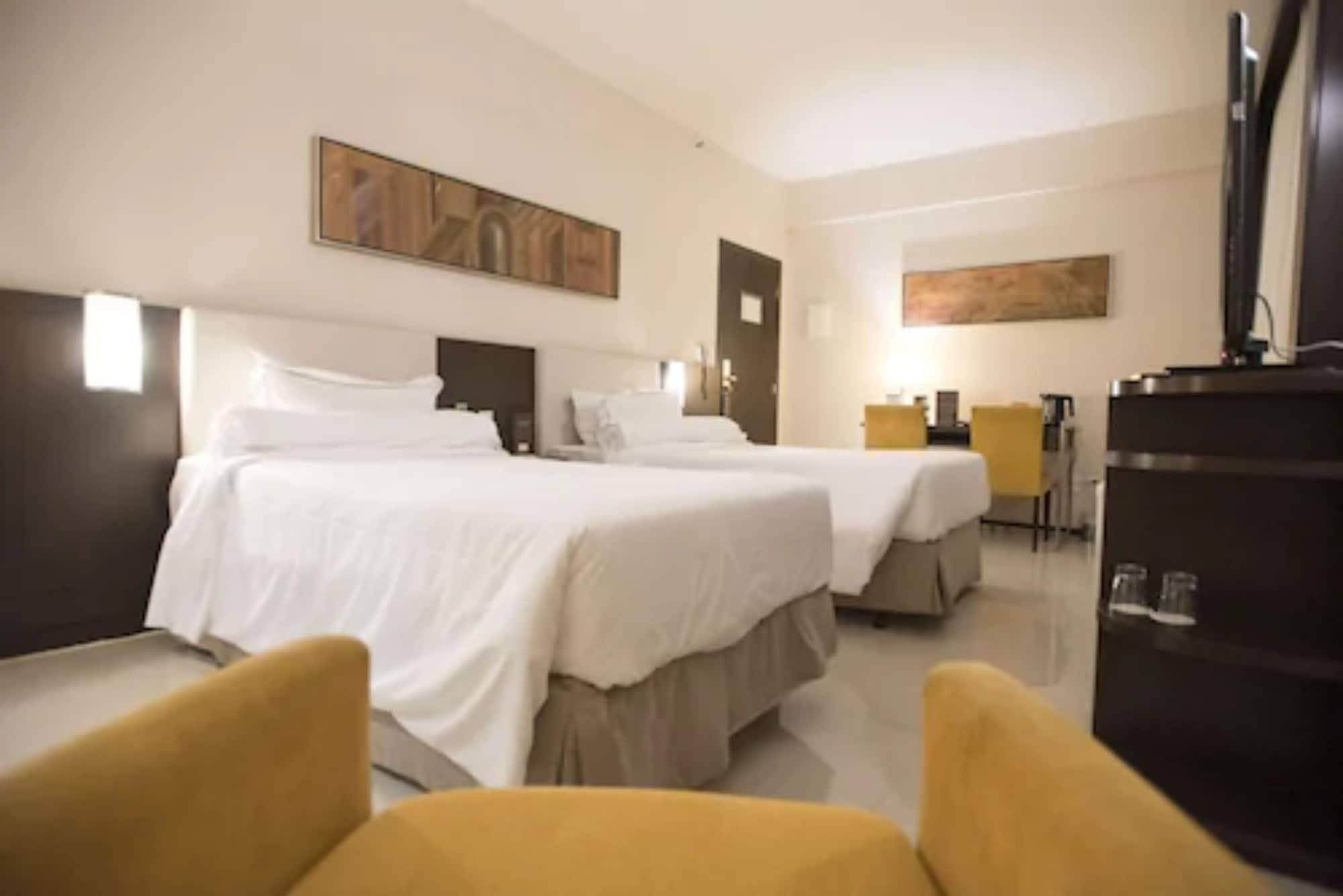 Royal Boutique Savassi Hotel เบโลโอรีซอนชี ภายนอก รูปภาพ