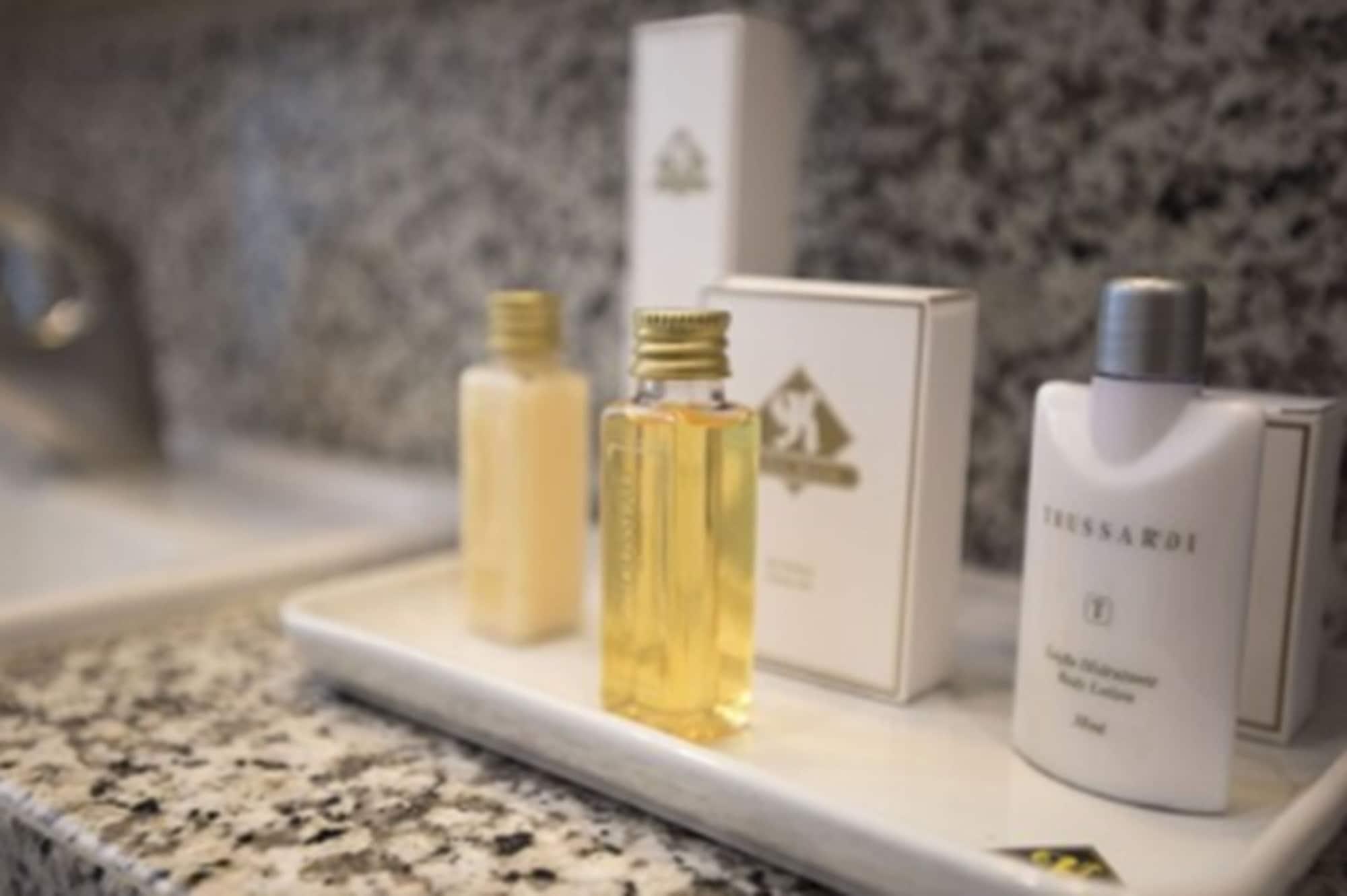 Royal Boutique Savassi Hotel เบโลโอรีซอนชี ภายนอก รูปภาพ A selection of amenities by the company