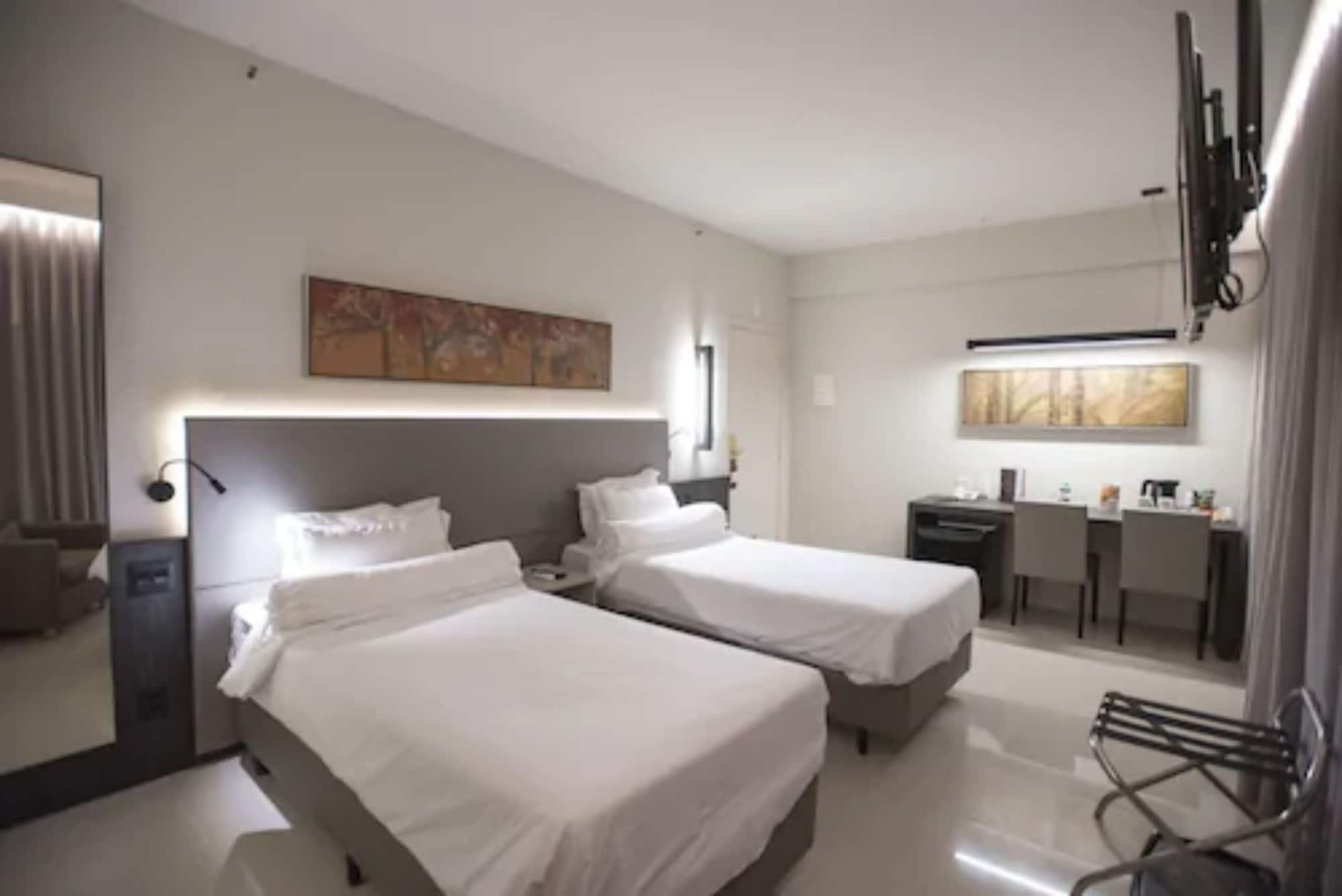 Royal Boutique Savassi Hotel เบโลโอรีซอนชี ภายนอก รูปภาพ Deluxe Room