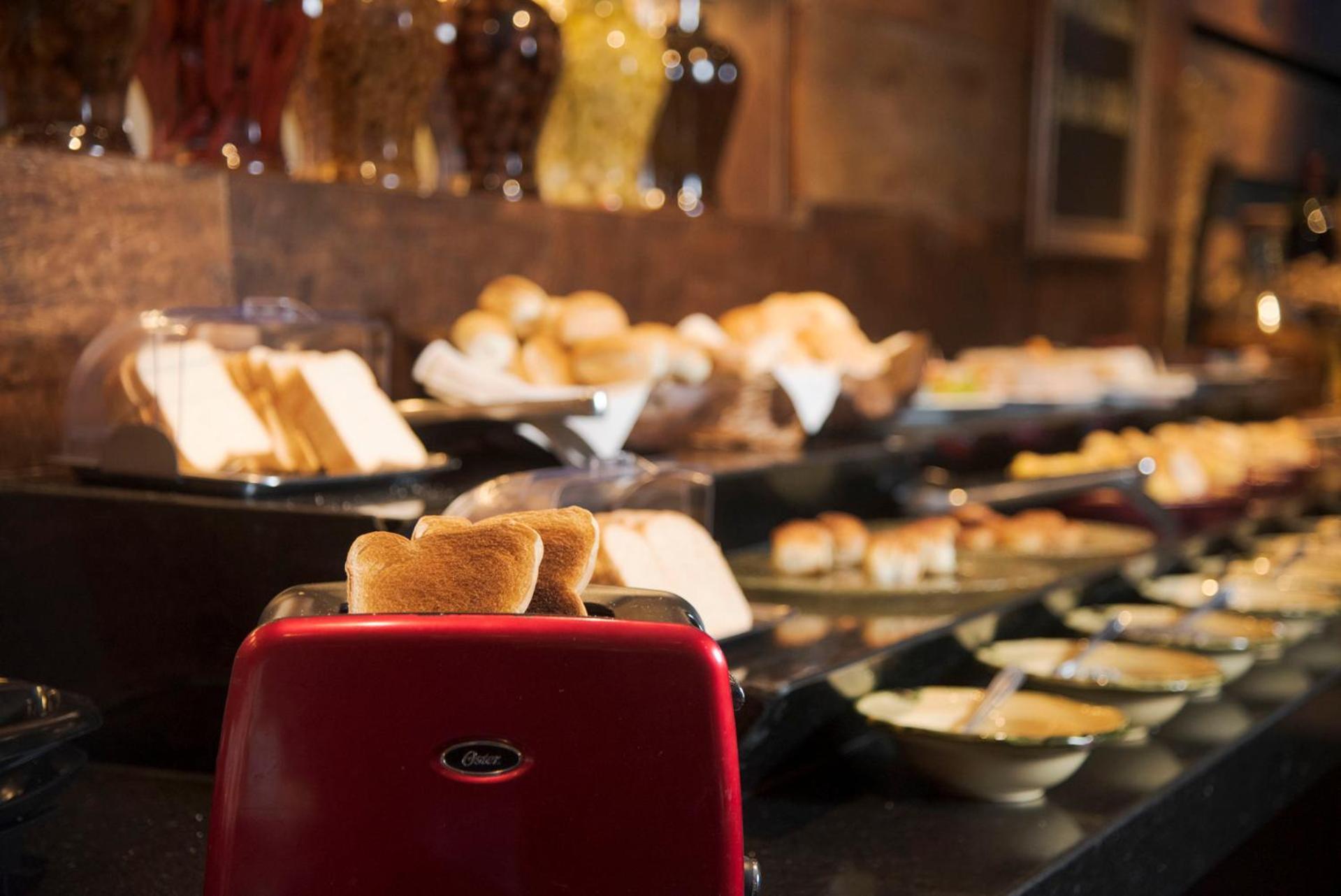 Royal Boutique Savassi Hotel เบโลโอรีซอนชี ภายนอก รูปภาพ A toaster